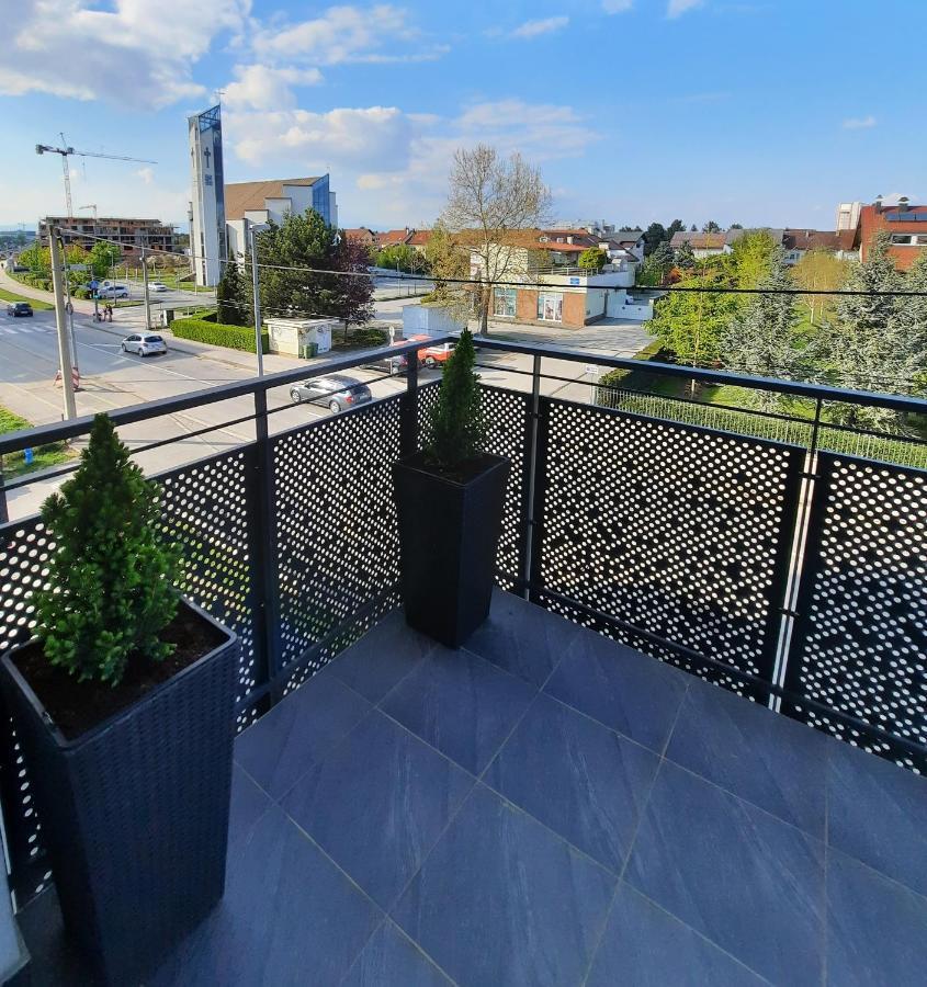 Apartment Mrvica Near The Zagreb Airport Velika Gorica Eksteriør bilde